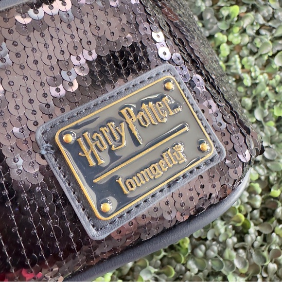 ✨?NWT Loungefly Harry Potter Diagon Alley Sequin Accented Navy Mini Backpack✨? main image 6